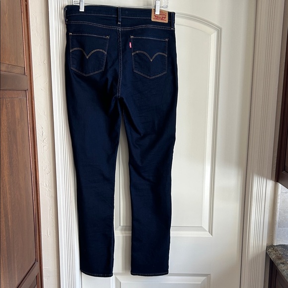 Levi’s High Rise Straight Jeans. Size 31 - Picture 2 of 2